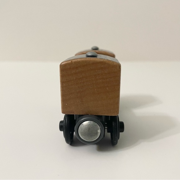 Thomas & Friends Wooden Clarabel Train - Picture 3 of 13